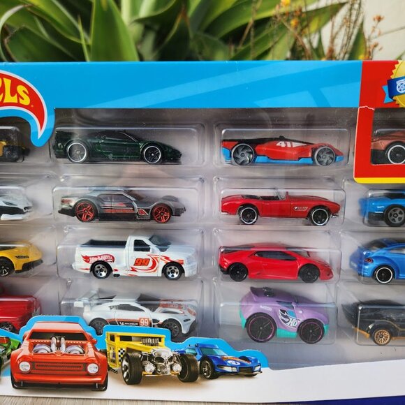 NEW HOT WHEELS Pack Bundle 20 1:64 Scale Toy VALENTINES Vehicles Toy 20 Cars Veh - Picture 4 of 7